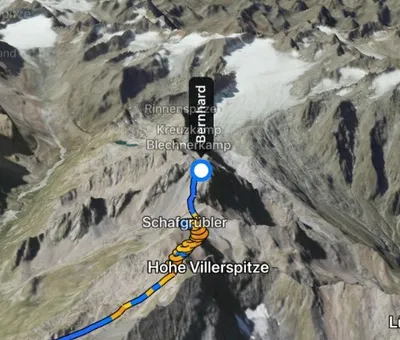 3D replay in Tirol: the climb coloured orange and yellow, with summit names on the terrain