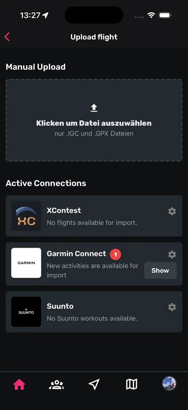Bildschirm „Upload flight“ mit dem Feld Manual Upload und den Karten für XContest, Garmin Connect und Suunto unter Active Connections